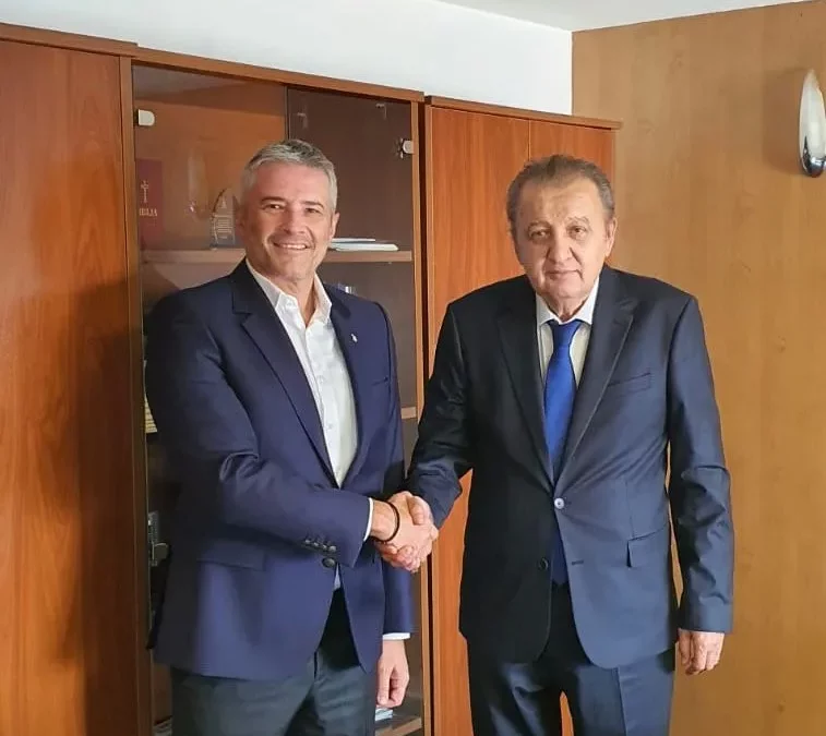InfoCons Protecția Consumatorilor și Autoritatea Naţională de Reglementare pentru Serviciile Comunitare de Utilităţi Publice – A.N.R.S.C. au semnat un protocol de colaborare